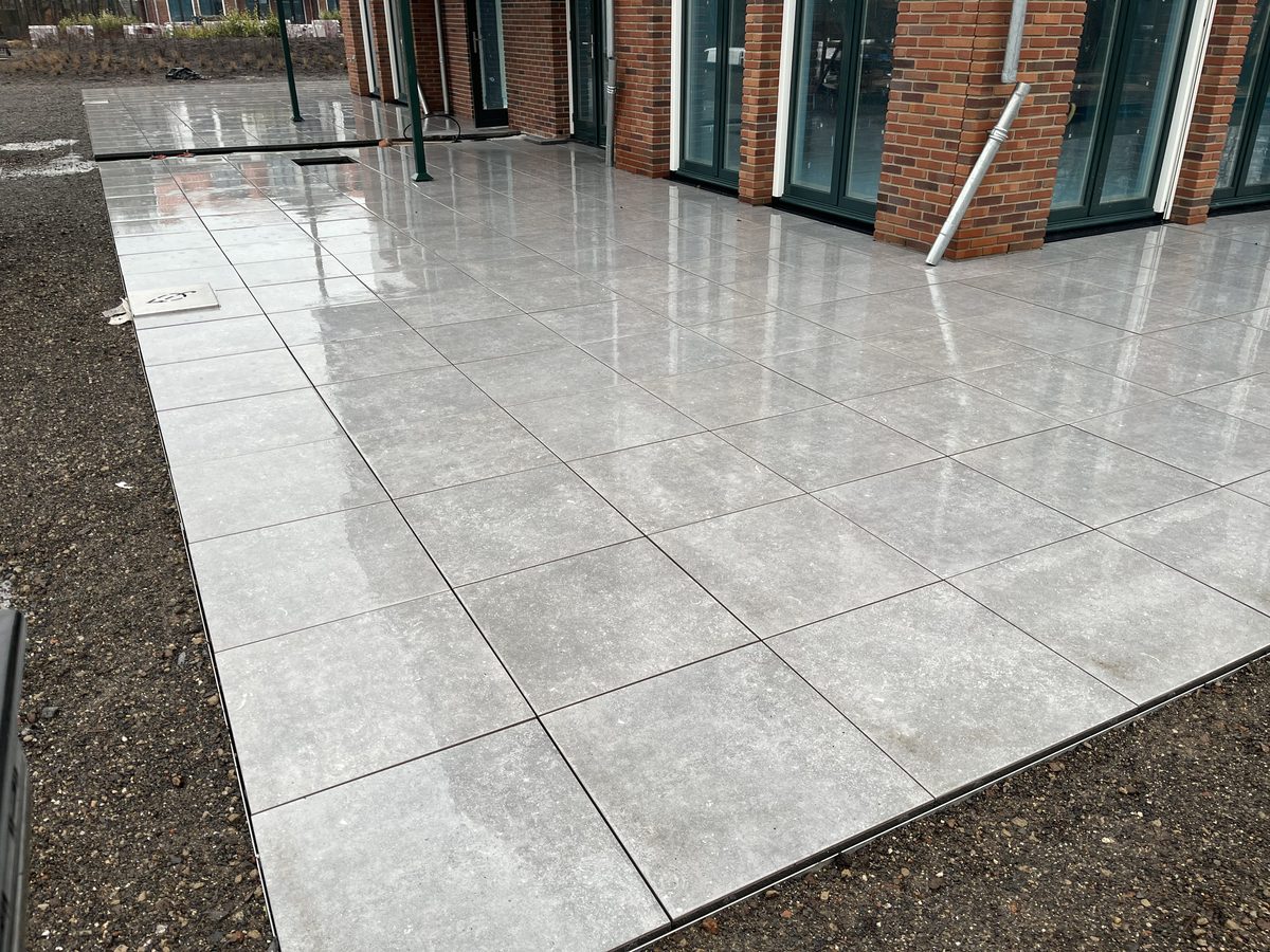 Dakterras Duynpark - looppad met kolommen