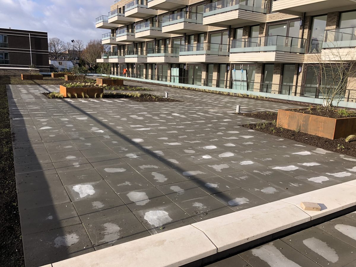 Daktuin Middenweg - overzicht terras